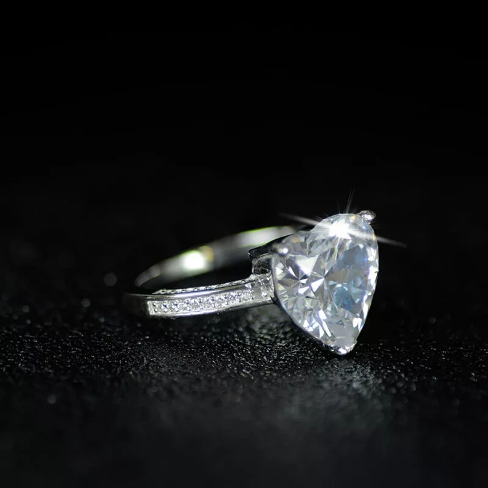 Pretty Heart Diamond Ring - Picture 2 of 5